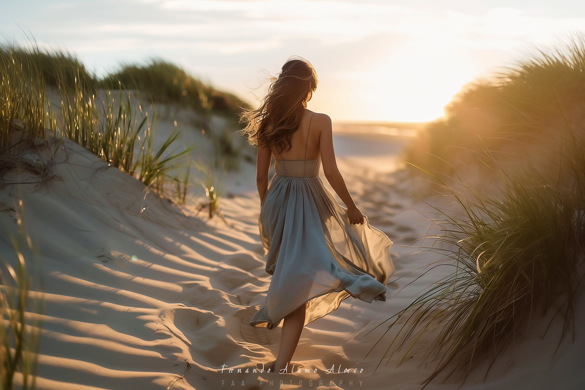 Mujer en las Dunas VI